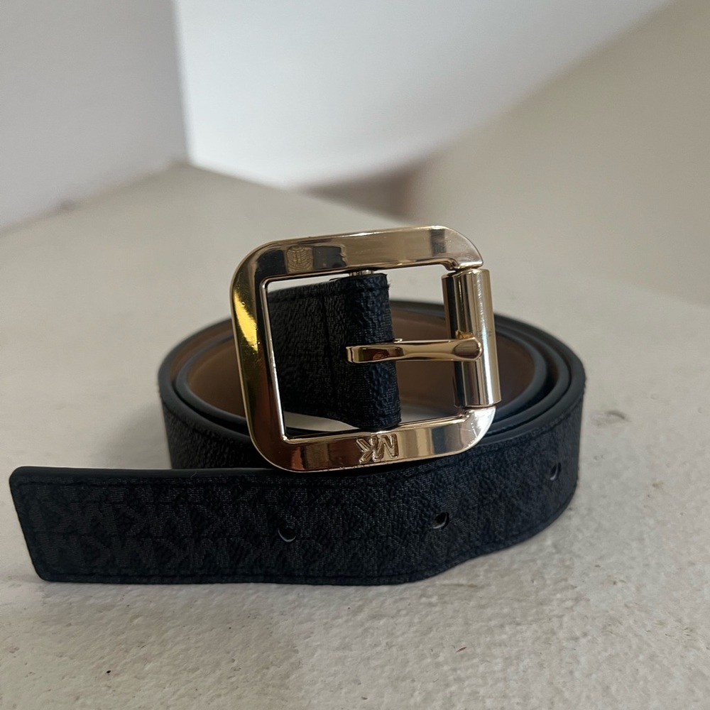 Michael Kors Black/Black Signature Logo‎ Monogram Buckle Belt .